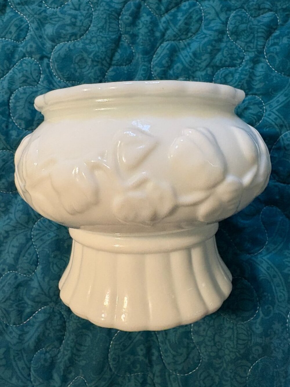 Anchor Hocking Milk Glass Ivy rose Floral Pedestal Bowl Planter Vase
